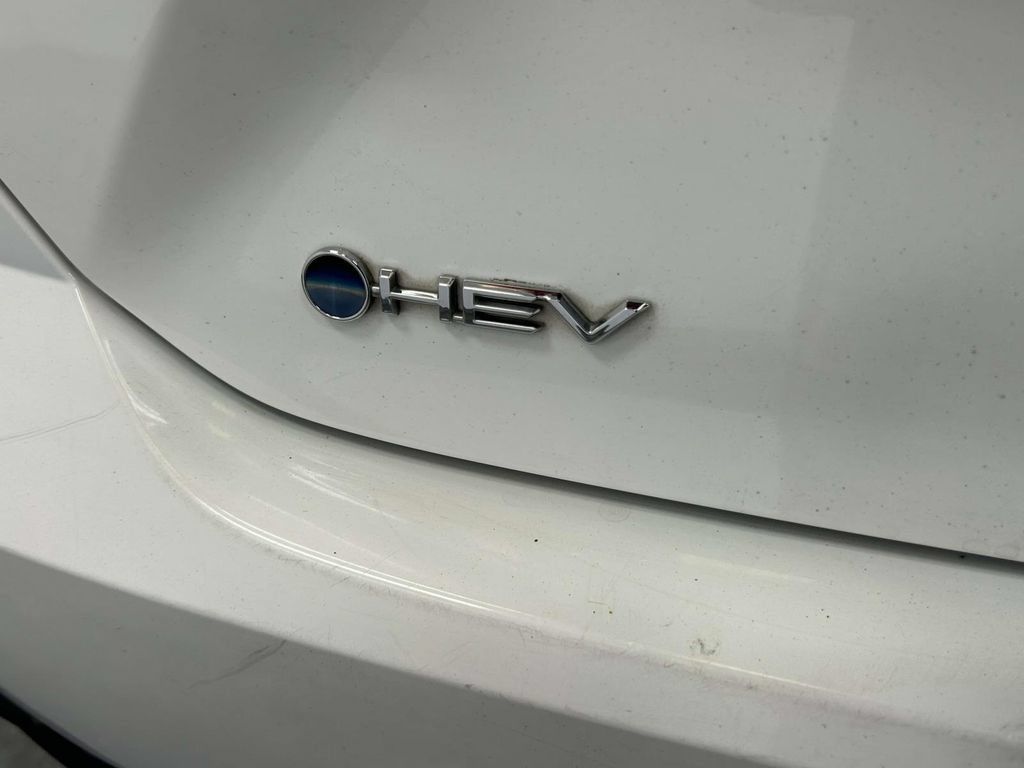 Certified 2025 Toyota Camry SE FWD image 11
