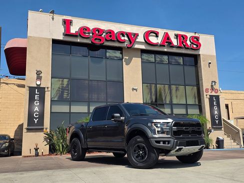 Used 2018 Ford F150 Raptor w/ Equipment Group 802A Luxury AWD/4WD image 2