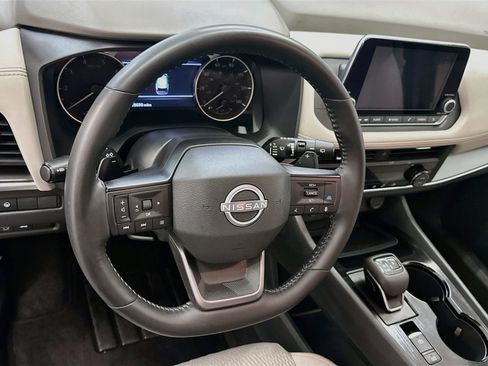 Used 2025 Nissan Rogue SV AWD/4WD image 18