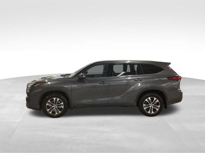 Used 2022 Toyota Highlander XLE