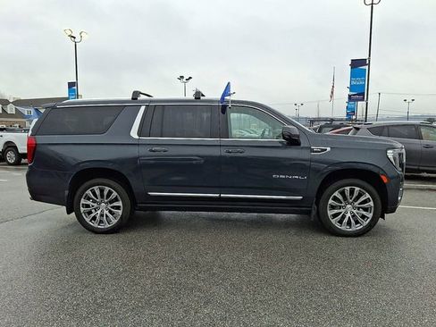 Used 2021 GMC Yukon XL Denali w/ Denali Premium Package image 13