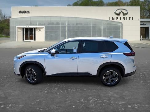 Used 2025 Nissan Rogue SV FWD image 6