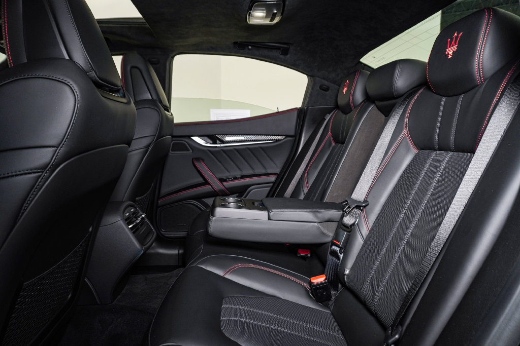 Certified 2023 Maserati Ghibli Modena Q4 AWD/4WD image 17