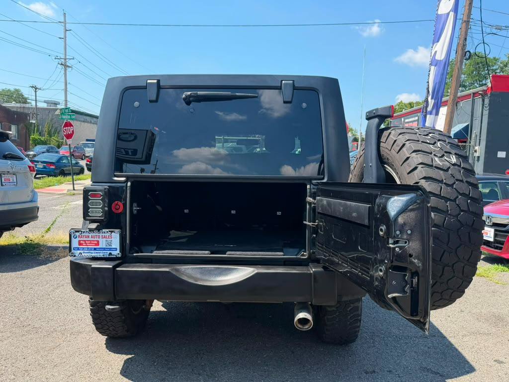 Used 2016 Jeep Wrangler Unlimited Rubicon w/ Dual Top Group AWD/4WD image 6
