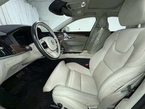 Used 2017 Volvo S90 T6 Inscription w/ Vision Package image 3