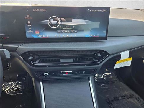 New 2026 BMW 330i Sedan w/ M Sport Package RWD image 11