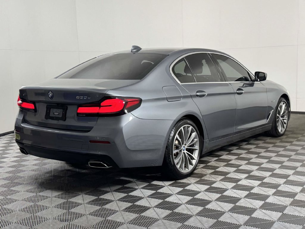 Used 2022 BMW 530e xDrive w/ Premium Package AWD/4WD image 10