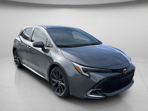 Used 2024 Toyota Corolla XSE FWD image 2