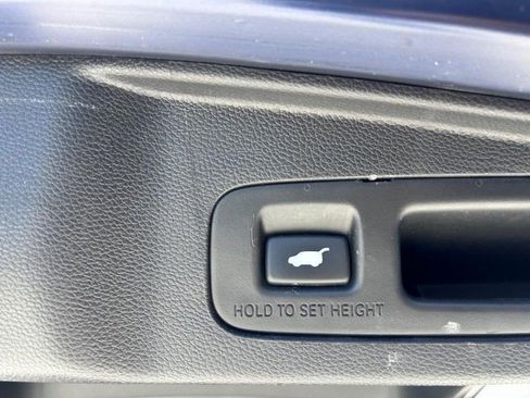 Used 2017 Honda CR-V Touring image 8