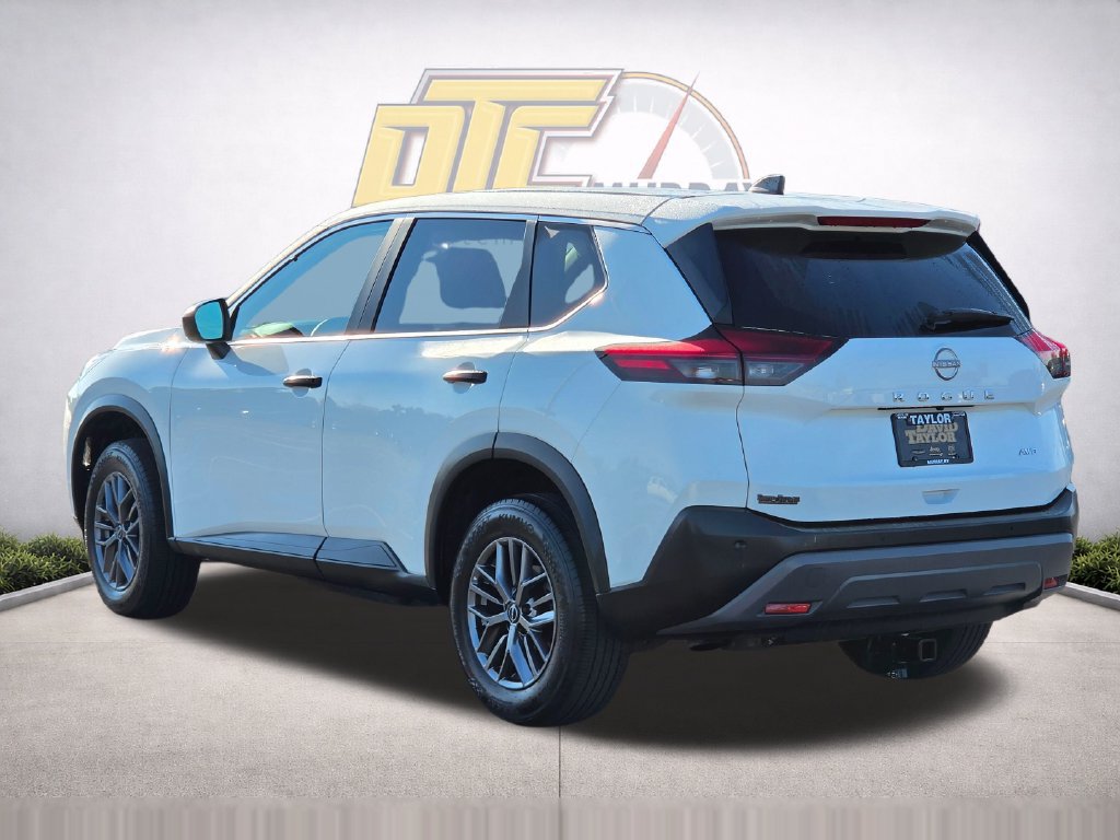 Used 2023 Nissan Rogue S AWD/4WD image 7