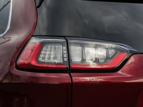 Used 2019 Jeep Cherokee Limited image 7