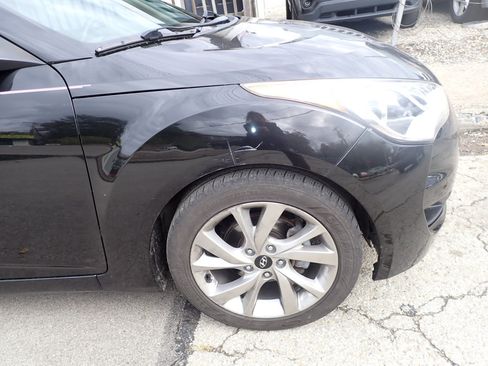 Used 2016 Hyundai Veloster image 10