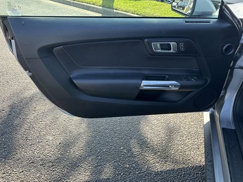 Used 2020 Ford Mustang Coupe image 10