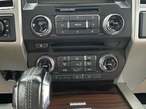 Used 2015 Ford F150 Lariat w/ Equipment Group 502A Luxury image 14