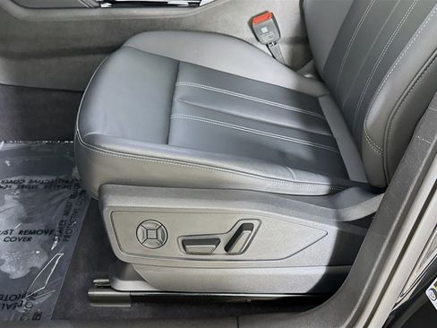 Certified 2025 Audi Q5 Premium w/ Convenience Package AWD/4WD image 18