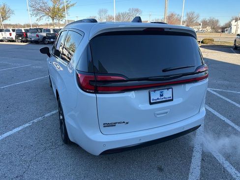 Used 2024 Chrysler Pacifica Touring-L w/ S Appearance Package image 20