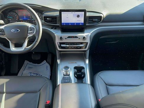 Certified 2022 Ford Explorer XLT w/ Equipment Group 202A image 13