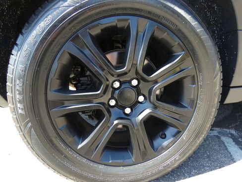 Used 2018 Land Rover Range Rover Evoque SE Dynamic image 18