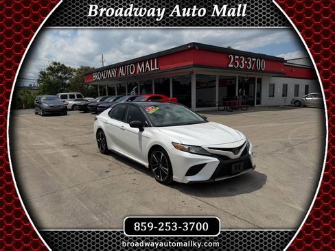 Used 2019 Toyota Camry XSE FWD image 1