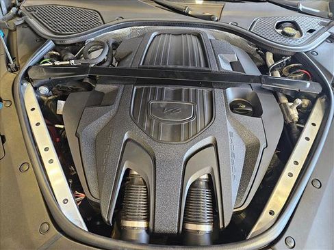 Used 2025 Porsche Panamera 4 image 6