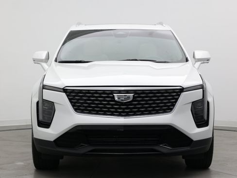 Used 2025 Cadillac XT4 Premium Luxury w/ Cold Weather Package FWD image 2