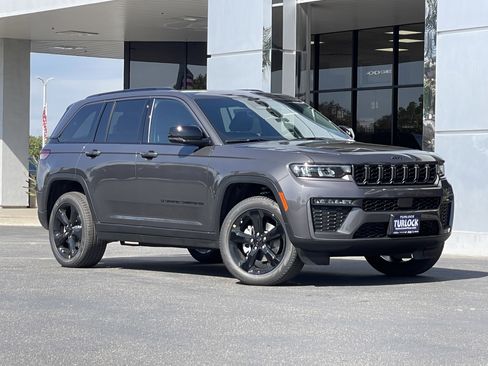 New 2026 Jeep Grand Cherokee Limited w/ Limited Altitude Package AWD/4WD image 2