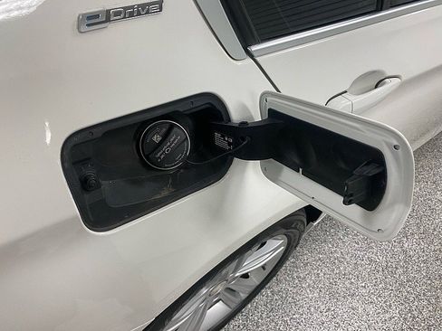 Used 2018 BMW 330e image 14