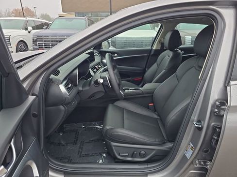 New 2026 Genesis G70 2.5T image 11