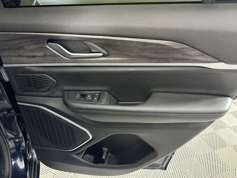 Used 2022 Jeep Grand Cherokee Limited 4xe image 27