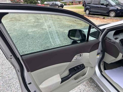 Used 2012 Honda Civic LX image 7