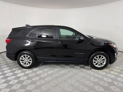 Used 2020 Chevrolet Equinox LS AWD/4WD image 4