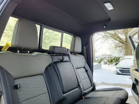 Used 2024 Chevrolet Silverado 2500 ZR2 image 10