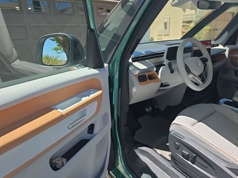 Certified 2025 Volkswagen ID. Buzz 1st Edition RWD image 6