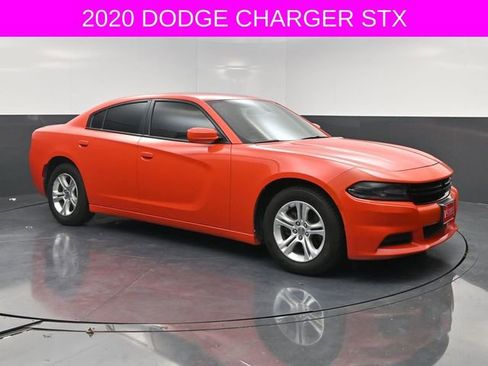 Used 2020 Dodge Charger SXT RWD image 4