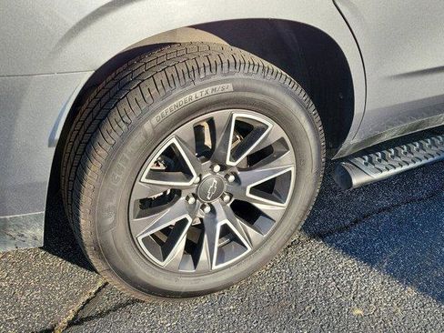 Used 2022 Chevrolet Tahoe Z71 w/ Off-Road Capability Package image 5