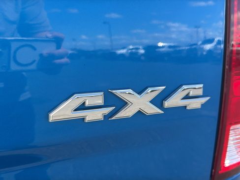 Used 2024 RAM 1500 Classic SLT AWD/4WD image 9