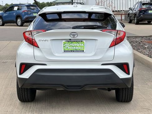 Used 2018 Toyota C-HR XLE FWD image 5