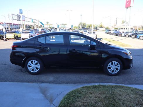 Used 2025 Nissan Versa S w/ Trunk Package image 11