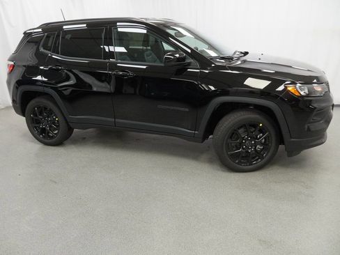 New 2026 Jeep Compass Latitude AWD/4WD image 9