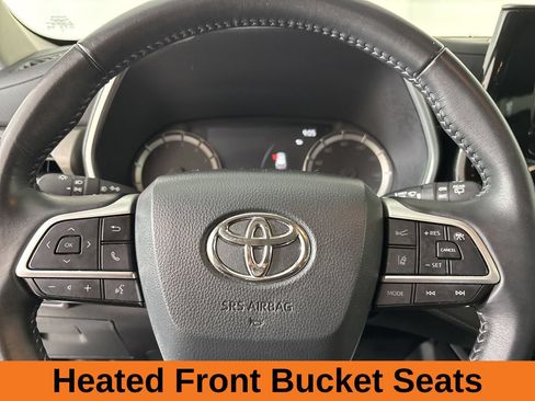 Used 2025 Toyota Highlander XLE AWD/4WD image 17