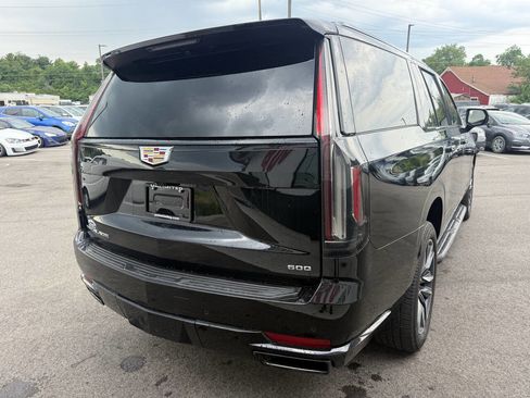 Used 2023 Cadillac Escalade ESV Sport AWD/4WD image 7
