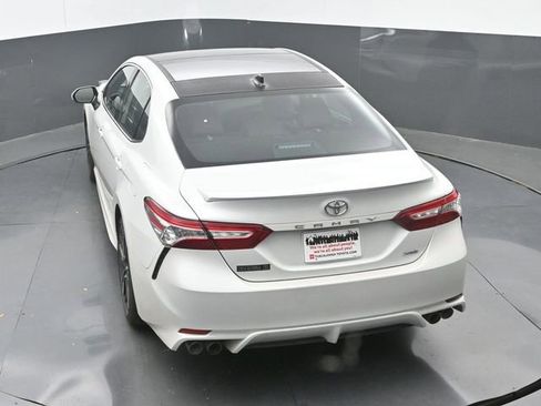 Used 2020 Toyota Camry XSE image 15