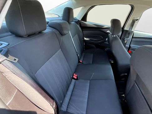 Used 2018 Ford Focus SE image 17