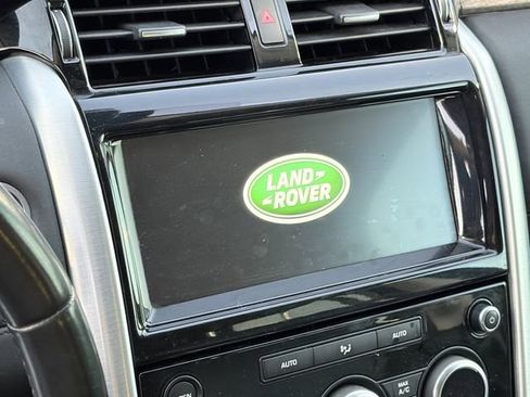 Used 2020 Land Rover Discovery HSE image 9
