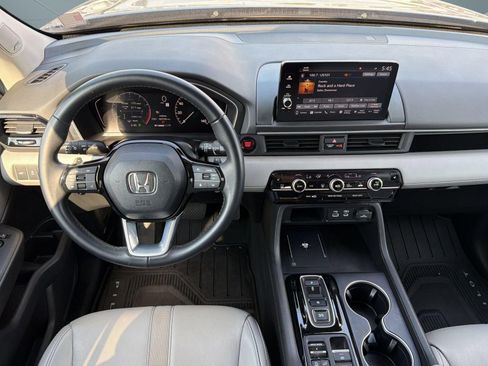 Used 2025 Honda Pilot Touring image 33