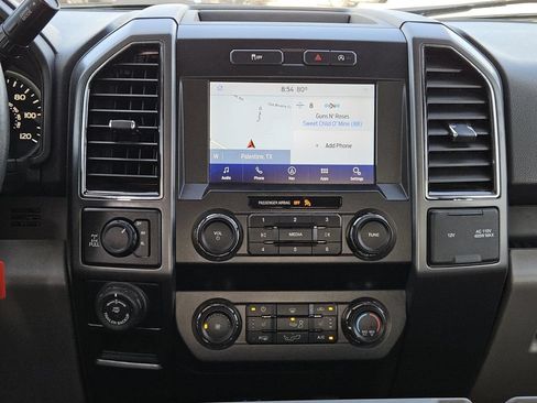 Used 2020 Ford F150 XLT w/ Equipment Group 302A Luxury AWD/4WD image 25