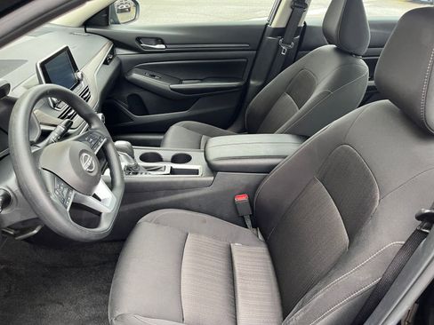 Used 2025 Nissan Altima 2.5 SV image 28