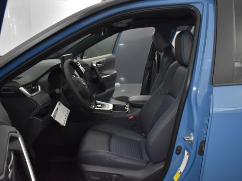 Used 2025 Toyota RAV4 XSE image 12