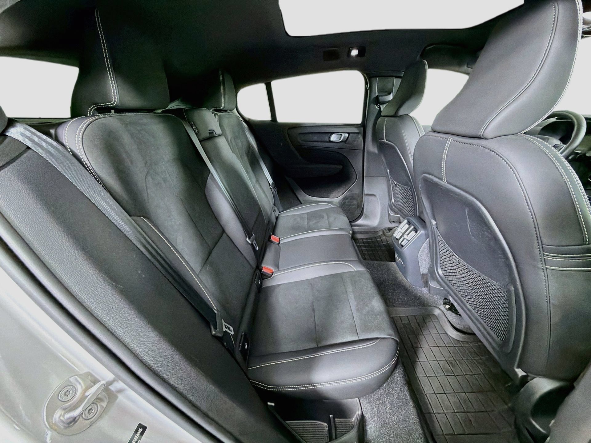 Certified 2023 Volvo C40 P8 Recharge Ultimate w/ Protection Package Premier AWD/4WD image 29