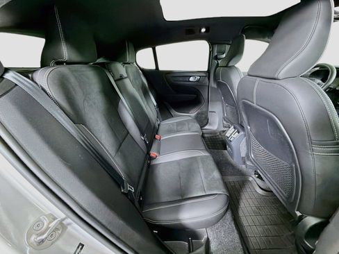 Certified 2023 Volvo C40 P8 Recharge Ultimate w/ Protection Package Premier AWD/4WD image 29